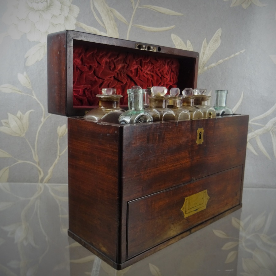 GEAXsFKC_Antique Campaign Military Apothecary Medicine Chest (8).JPG